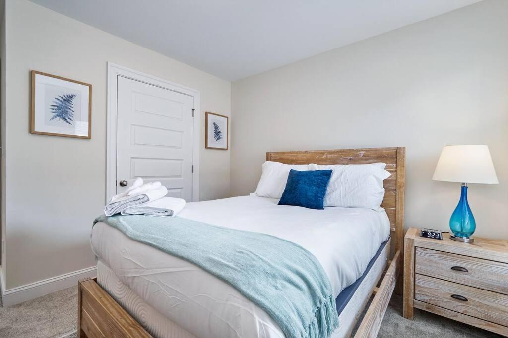 Luxurious Alberta Beach House W/ Historical Detail Hampton Exterior photo