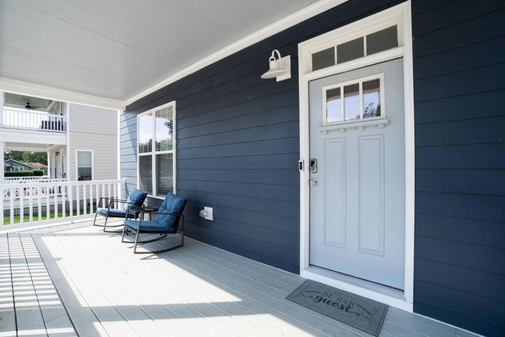 Luxurious Alberta Beach House W/ Historical Detail Hampton Exterior photo
