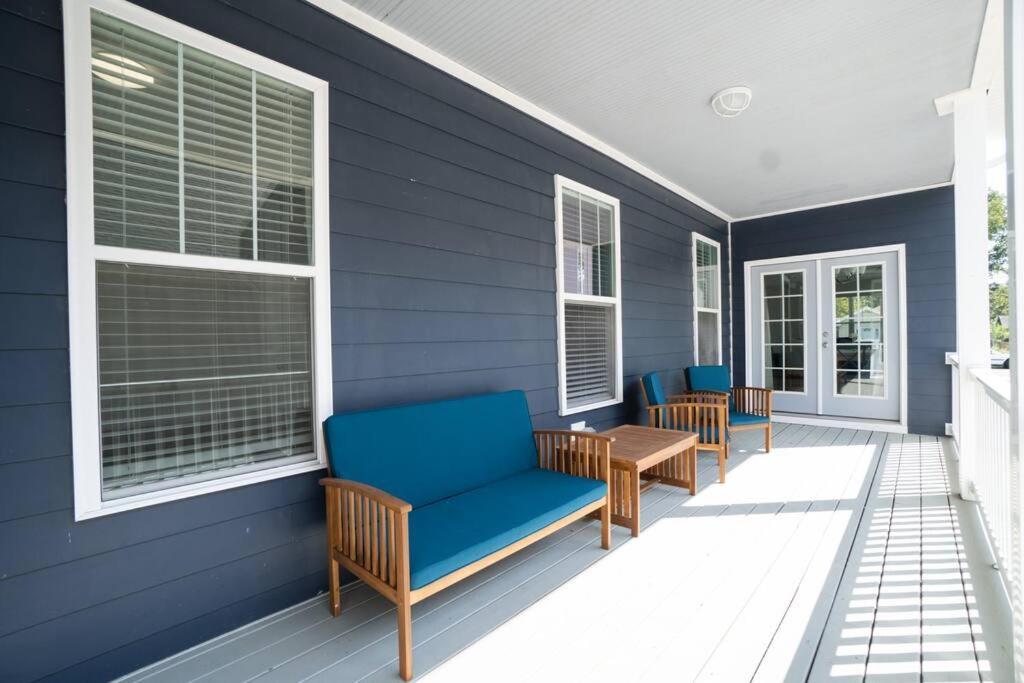 Luxurious Alberta Beach House W/ Historical Detail Hampton Exterior photo